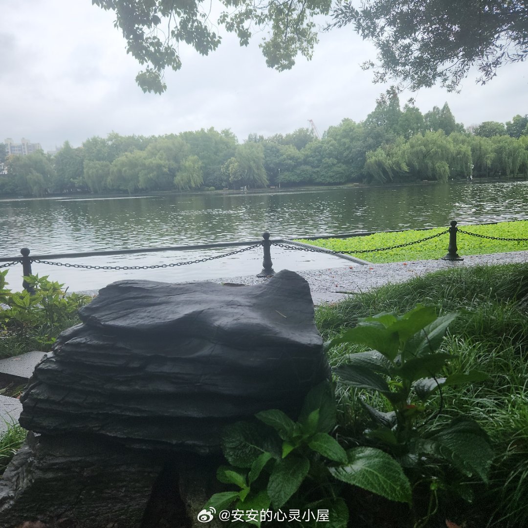 商家售卖未名湖湖水，现象背后的思考
